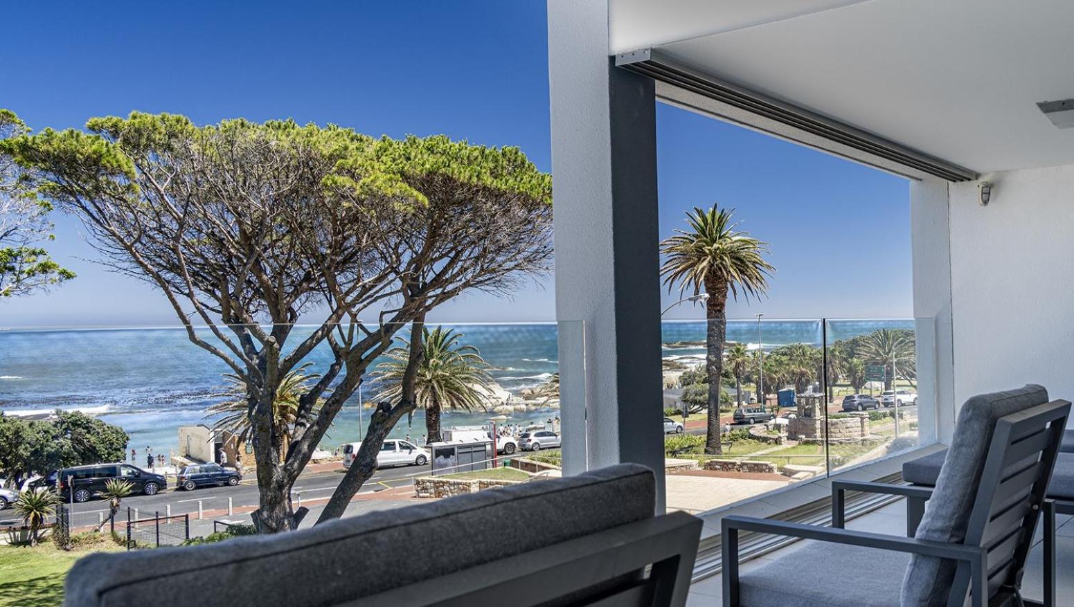 Blue Views Penthouse Beachfront Apartment With Pool Villa Cape Town