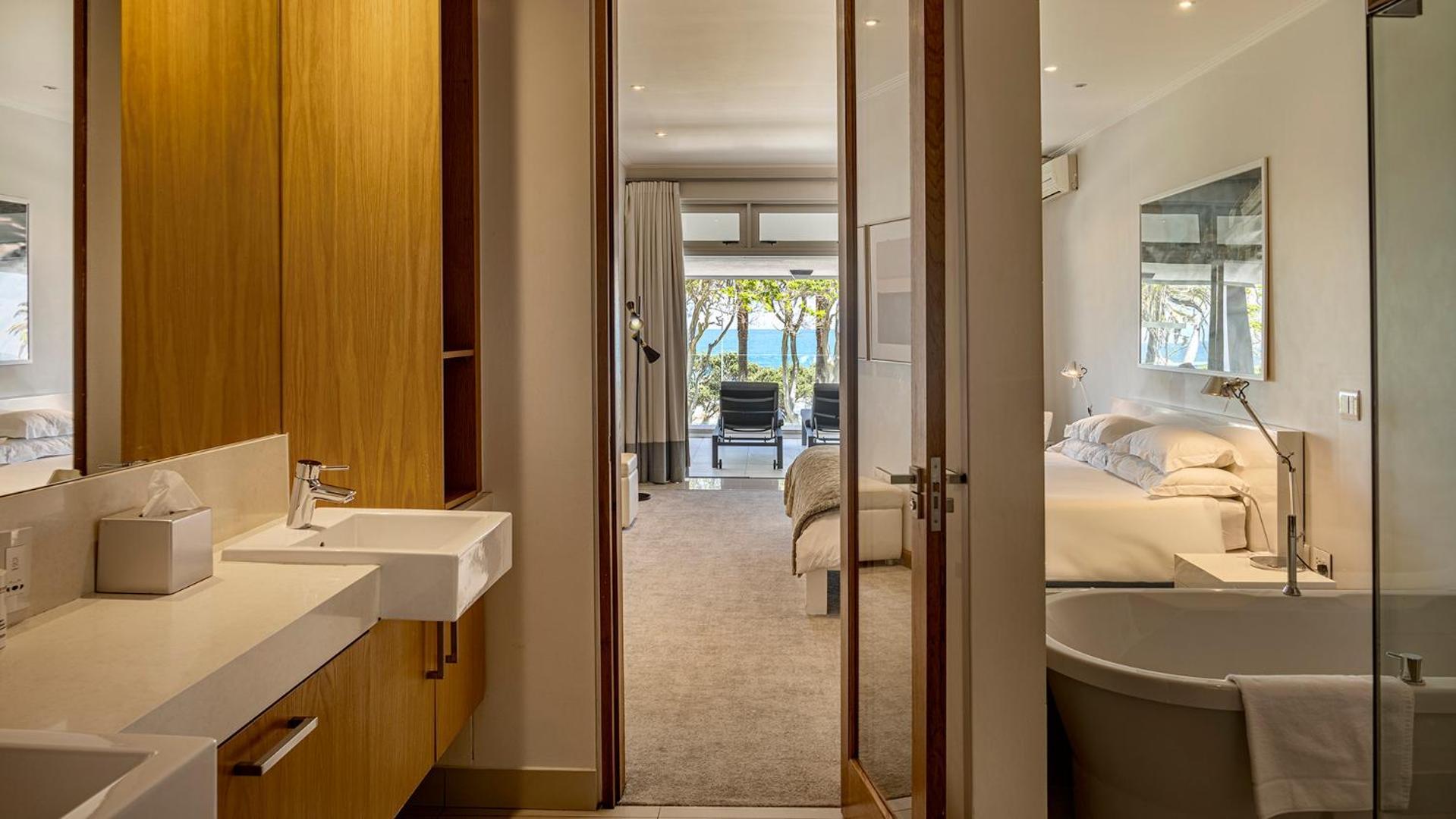 Blue Views Penthouse Beachfront Apartment With Pool Cape Town