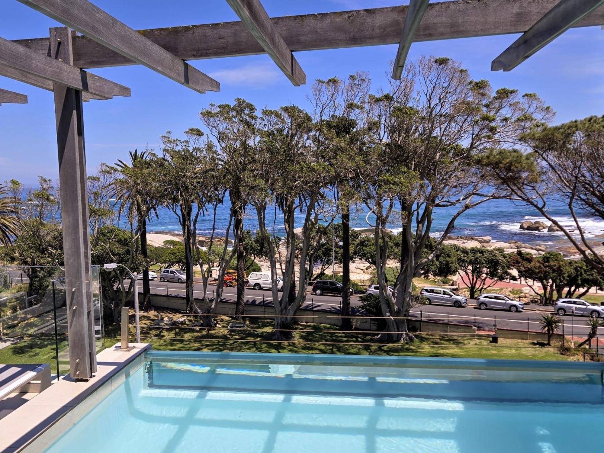 Blue Views Penthouse Beachfront Apartment With Pool Pousada