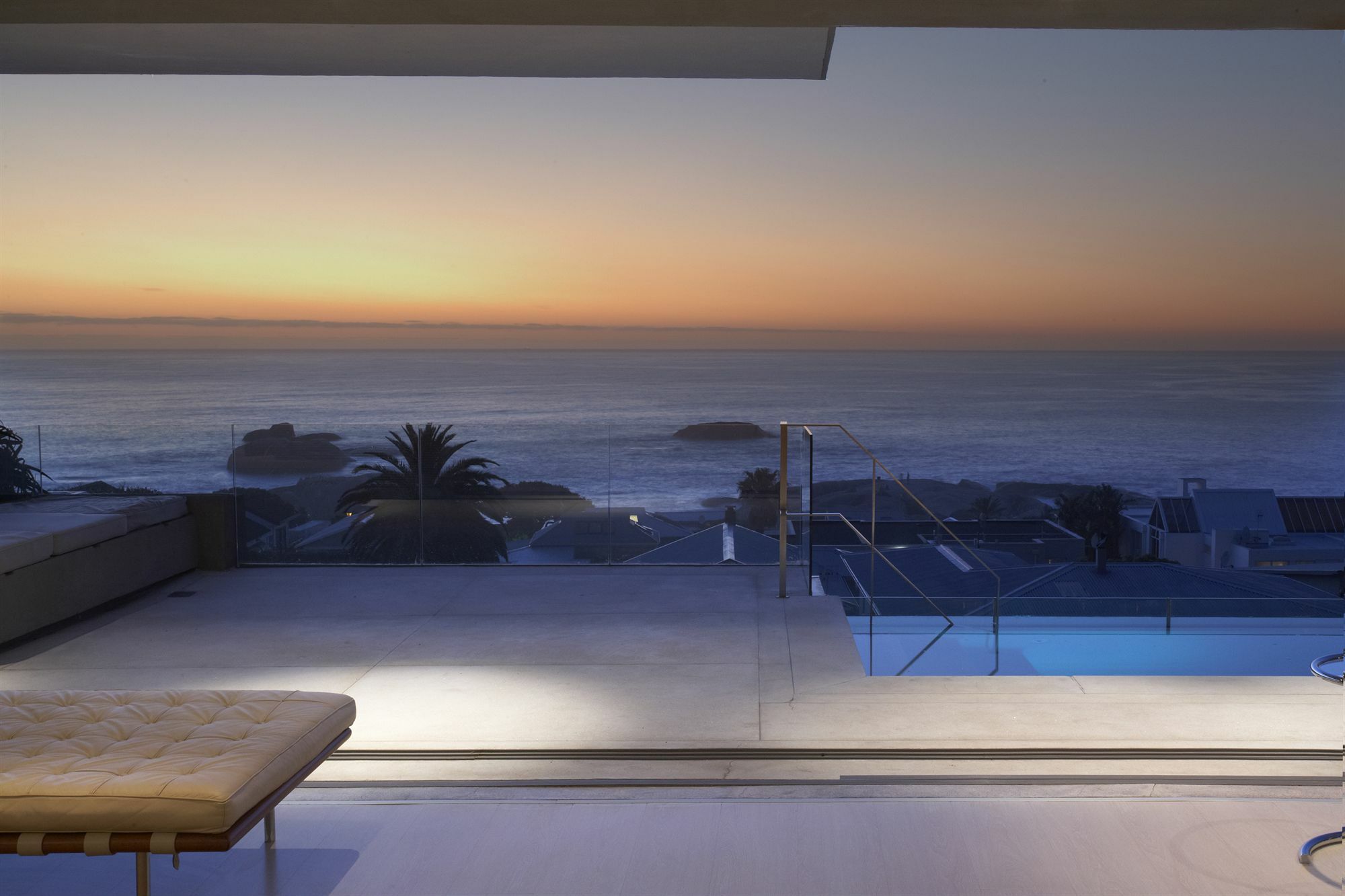 Blue Views Penthouse Beachfront Apartment With Pool *